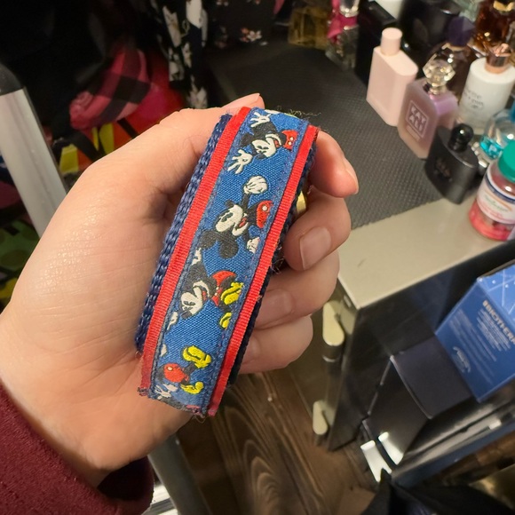 Vintage Disney Mickey Mouse watch velcro strap - Picture 3 of 3